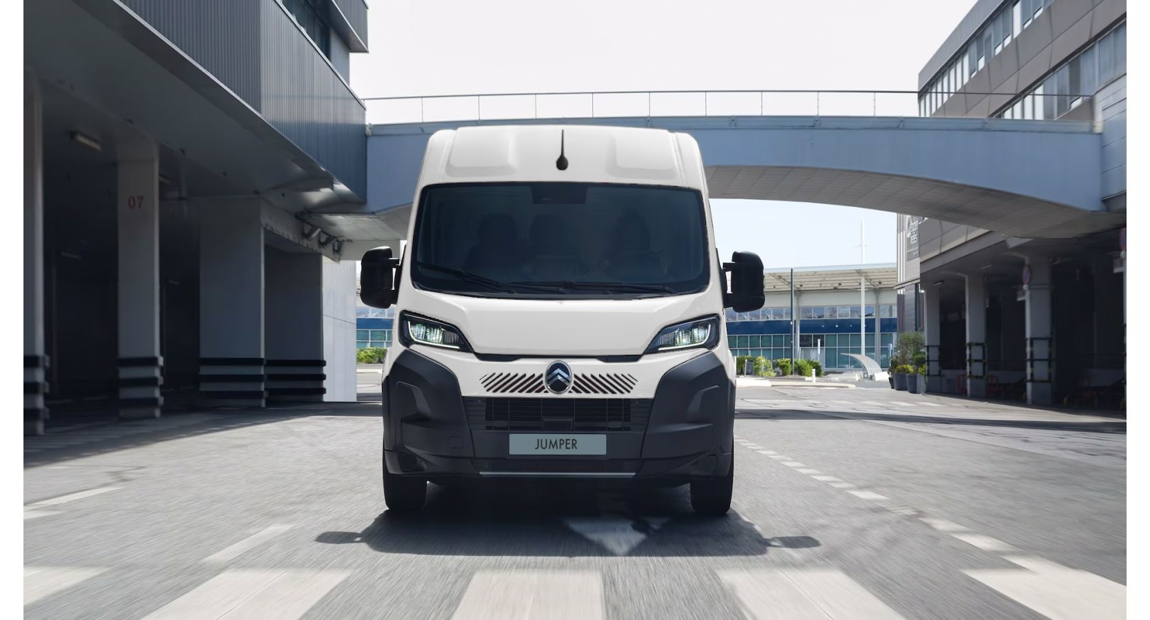 Nova Citroën Jumper 2026 surpreende com potência, design e economia ...